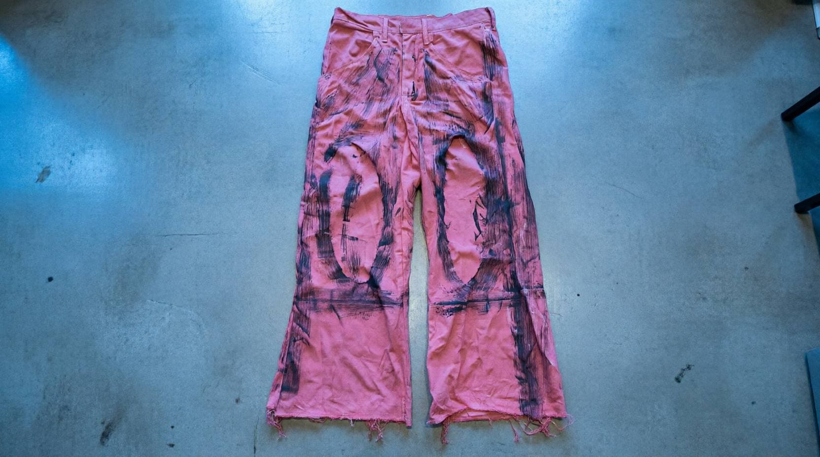RED HOLES PANTS // DISTRESSED
